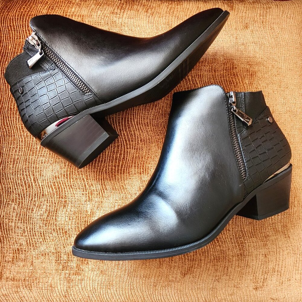 Simply Vera Wang "Danna" Ankle Booties - Women's Size 10 Wide NIB